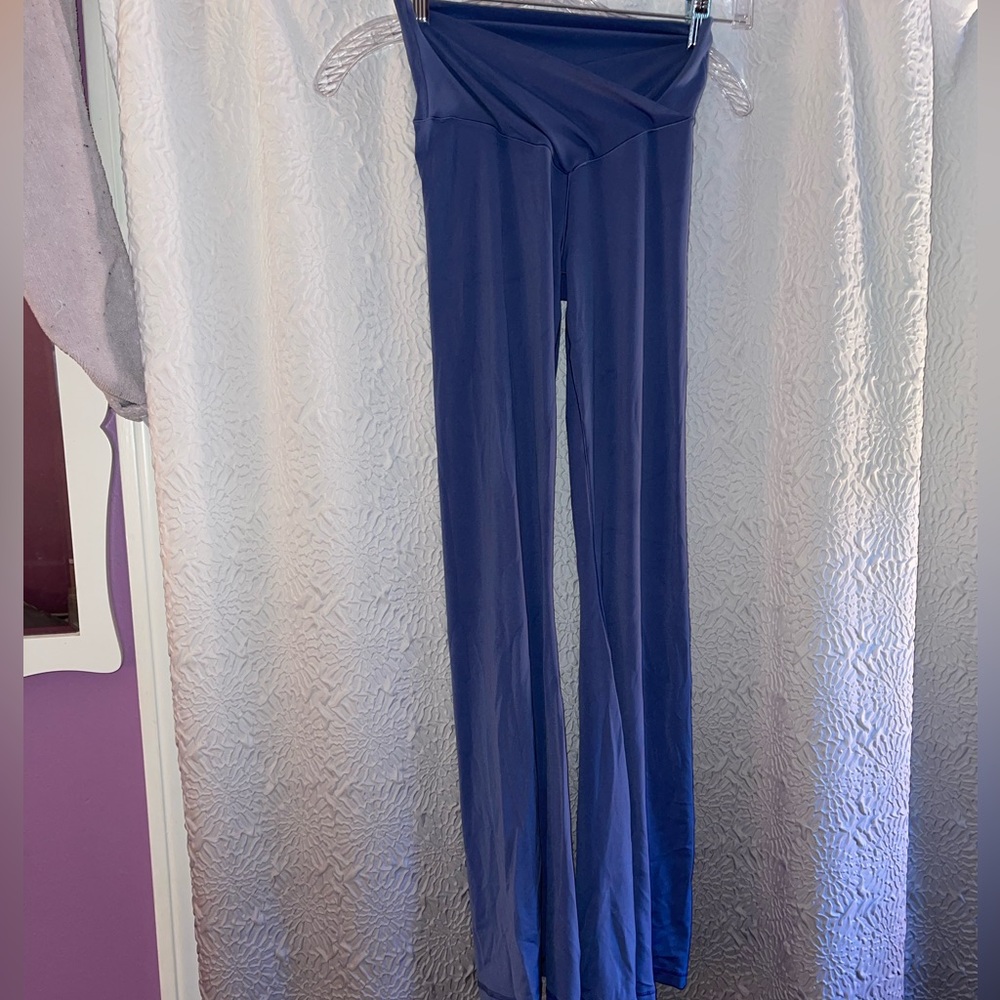 Aerie crossover blue flared leggings